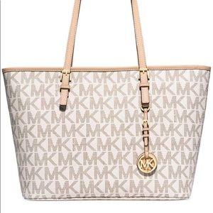 Micheal Kors Jet Set Tote XL